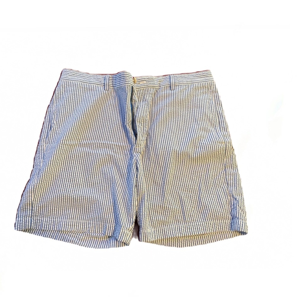 VineYard Vines sear sucker shorts